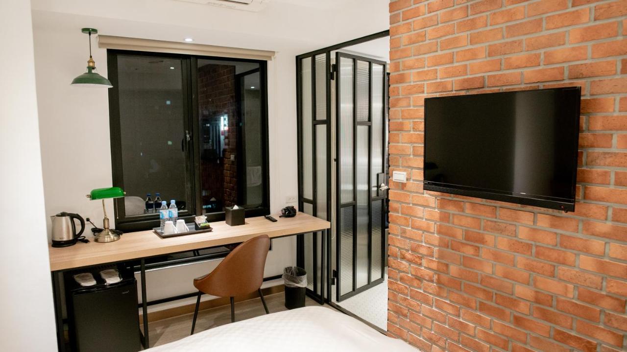 Hotel East Đài Trung Ngoại thất bức ảnh