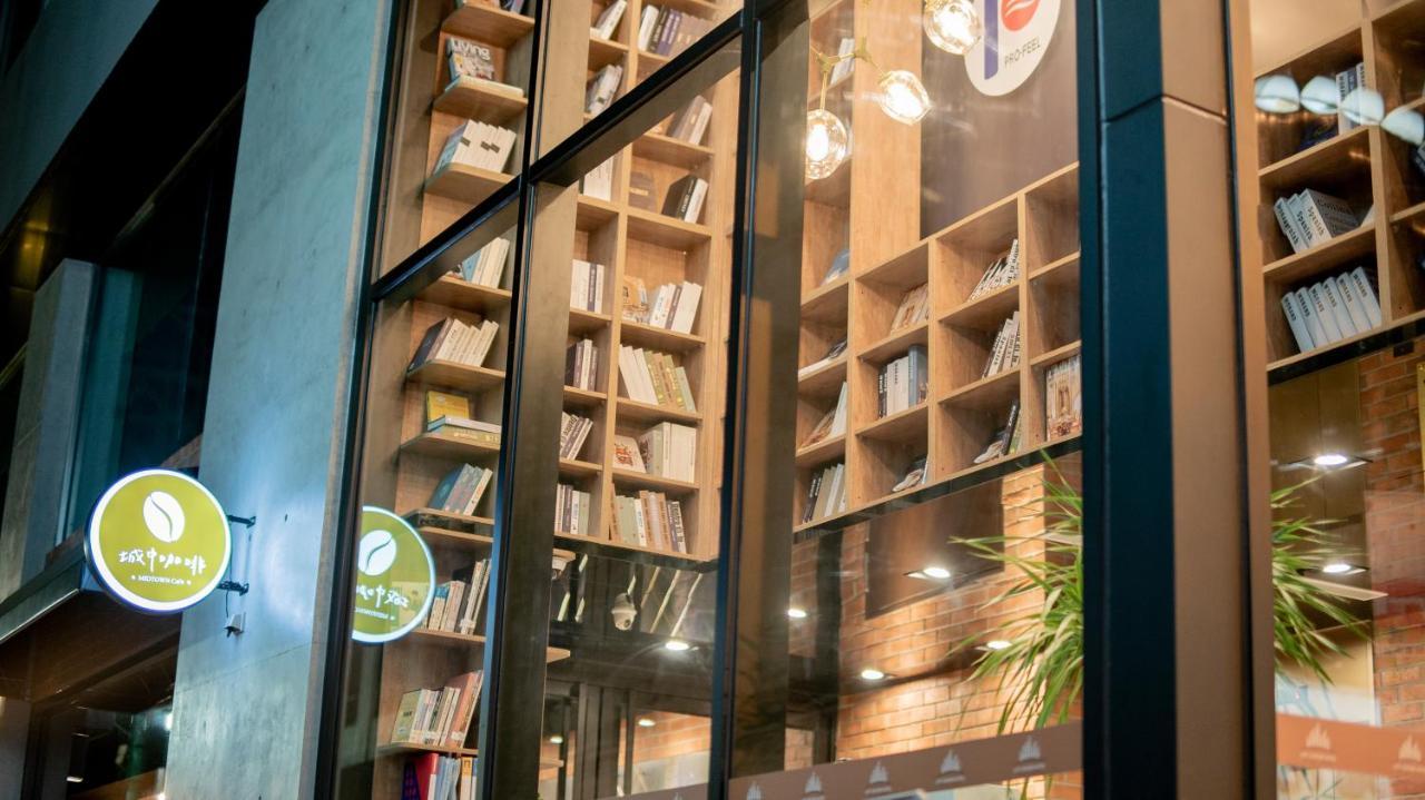 Hotel East Đài Trung Ngoại thất bức ảnh