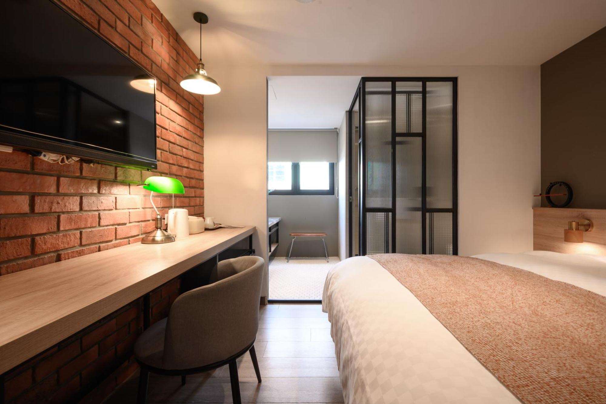 Hotel East Đài Trung Ngoại thất bức ảnh